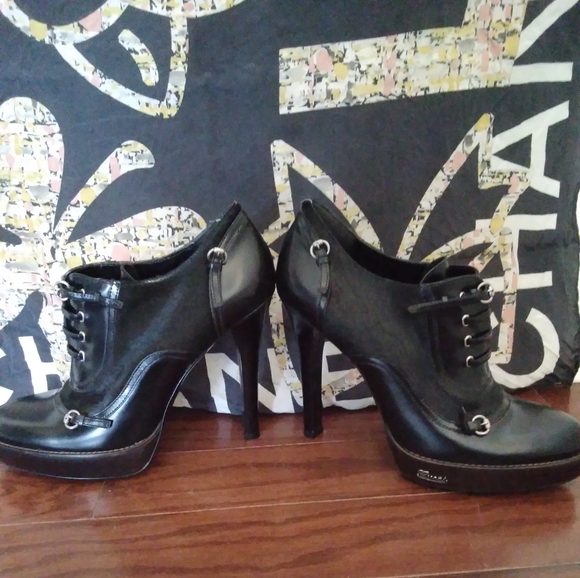 Gucci Leather Bootie Leather with Mohair - Picture 10 of 15